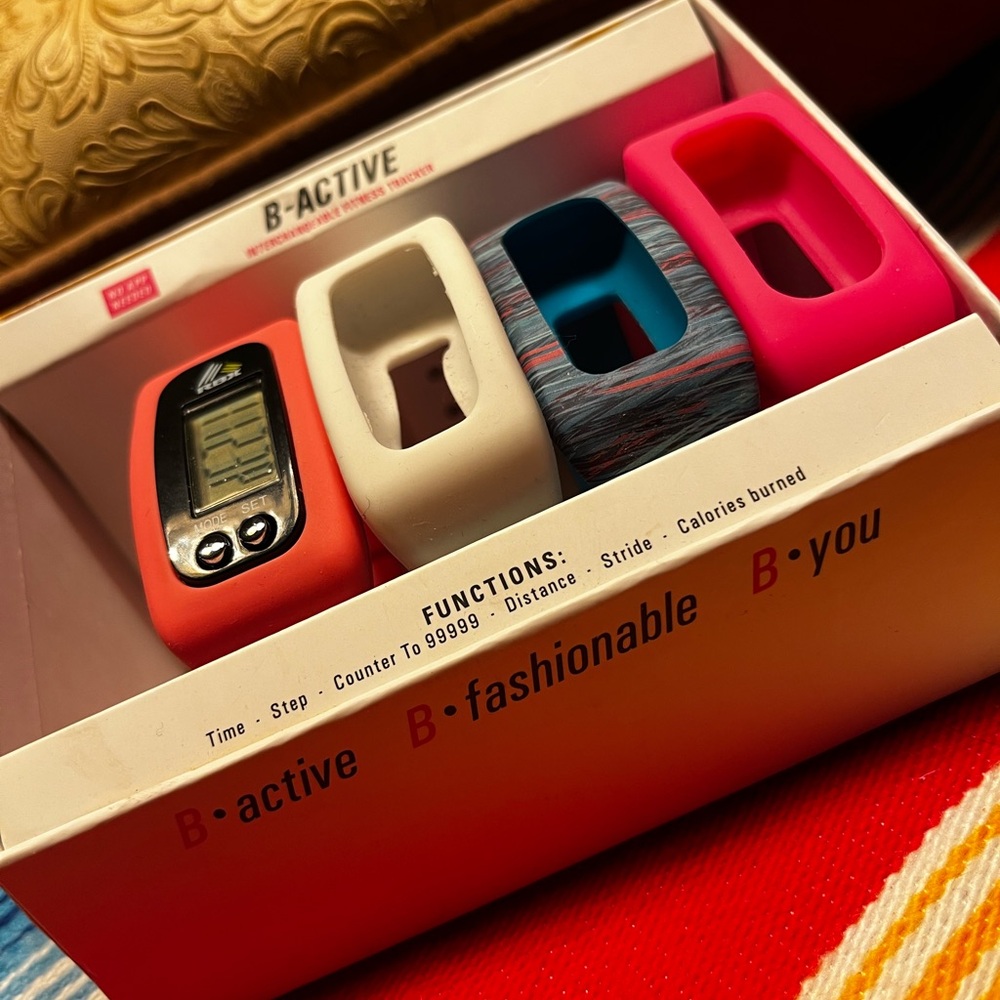 BActive Interchangeable Watch Fitness Tracker LCD Display No App 4 Bands - Picture 2 of 6